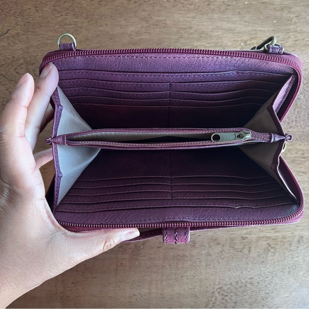 The Sak Iris Large Smartphone Crossbody - Picture 4 of 7